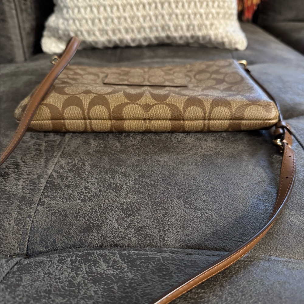 Coach Tan and Brown Signature Crossbody Bag and Wallet Set - Picture 4 of 15